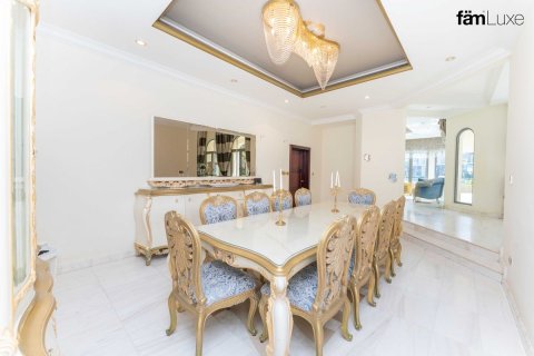 Villa en Palm Jumeirah, Dubai, 6 dormitorios, 1393.2 m², № 93388 - foto 4