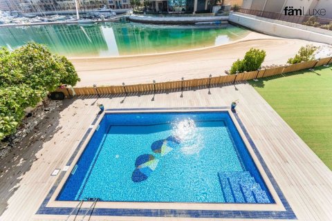 Villa en Palm Jumeirah, Dubai, 6 dormitorios, 1393.2 m², № 93388 - foto 19