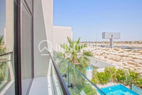 Снять в аренду виллу в DAMAC Hills (Akoya by DAMAC), Дубай: 4 спальни, 388м², № 49825 - фото 5
