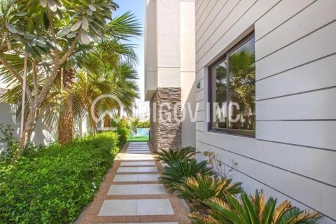 Снять в аренду виллу в DAMAC Hills (Akoya by DAMAC), Дубай: 4 спальни, 388м², № 49825 - фото 6