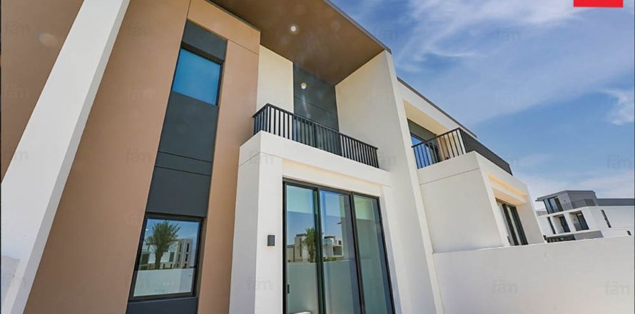 Villa en Dubai, 3 dormitorios, 144.8 m², № 137576
