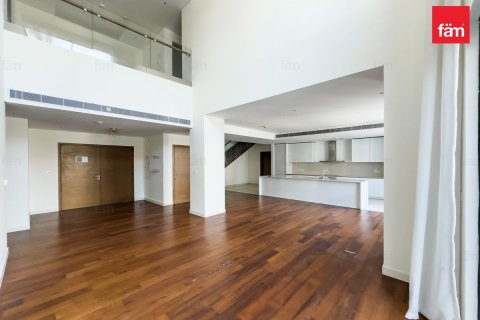 Снять в аренду квартиру в Аль-Васле, Дубай: 4 спальни, 272.7м², № 90659 - фото 3