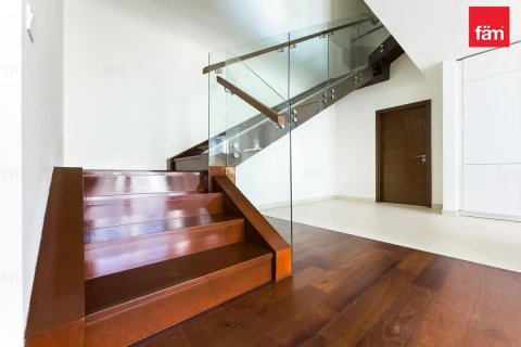 Снять в аренду квартиру в Аль-Васле, Дубай: 4 спальни, 272.7м², № 90659 - фото 7