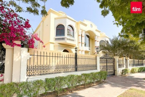 Villa en Dubai, 7 dormitorios, 1723.7 m², № 90669 - foto 2