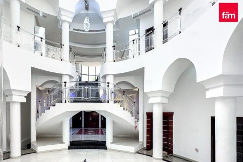 Villa en Dubai, 7 dormitorios, 1723.7 m², № 90669 - foto 8