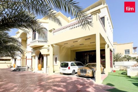 Villa en Dubai, 7 dormitorios, 1723.7 m², № 90669 - foto 24