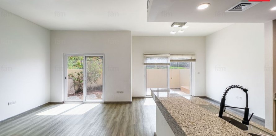 Townhouse in Dubai 3 bedrooms, 174.8 sq.m. № 110563