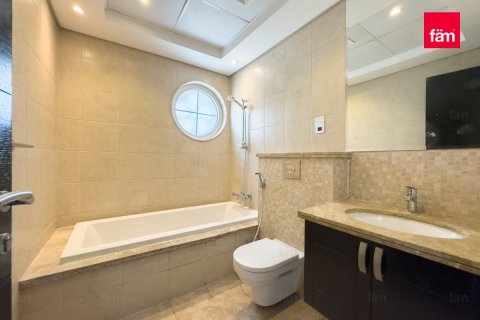 Villa in Dubai 5 bedrooms, 849 sq.m. № 58822 - photo 24