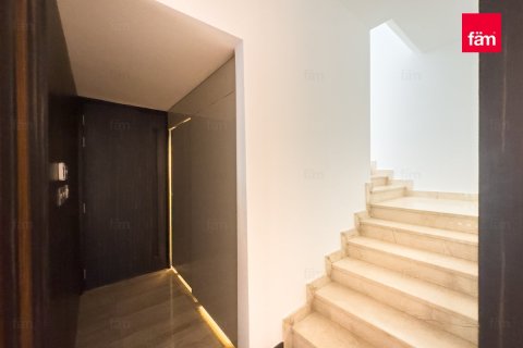 Villa in Dubai 5 bedrooms, 849 sq.m. № 58822 - photo 18