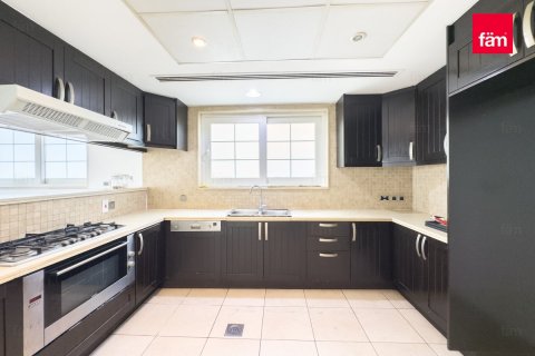 Villa in Dubai 5 bedrooms, 849 sq.m. № 58822 - photo 16