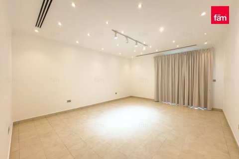 Villa in Dubai 5 bedrooms, 849 sq.m. № 58822 - photo 2