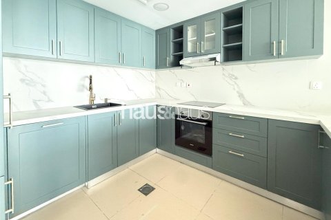 Apartment in Jumeirah Lake Towers, Dubai 2 bedrooms, 141 sq.m. № 43558 - photo 2