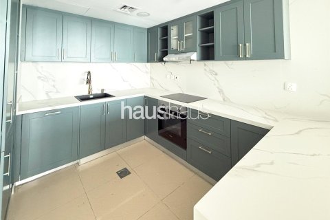 Apartment in Jumeirah Lake Towers, Dubai 2 bedrooms, 141 sq.m. № 43558 - photo 12