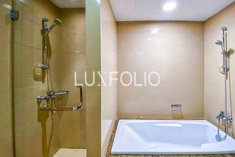 Apartment in Dubai Marina, Dubai 3 bedrooms, 245 sq.m. № 45461 - photo 11