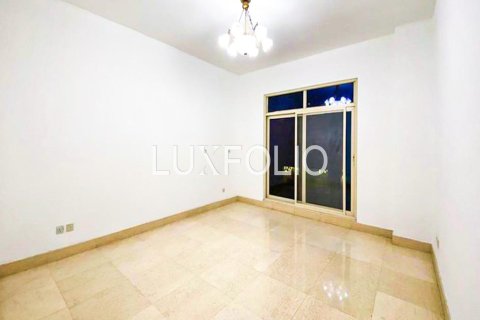 Apartment in Dubai Marina, Dubai 3 bedrooms, 245 sq.m. № 45461 - photo 17