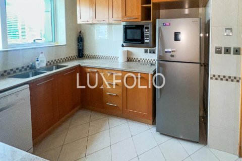Apartment in Dubai Marina, Dubai 2 bedrooms, 173 sq.m. № 45462 - photo 9