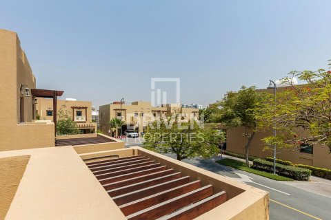 Villa in Al Furjan, Dubai 3 bedrooms, 224 sq.m. № 66653 - photo 18