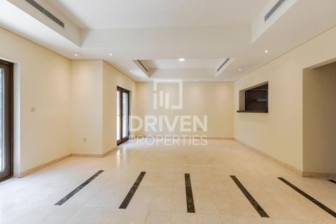 Villa in Al Furjan, Dubai 3 bedrooms, 224 sq.m. № 66653 - photo 1