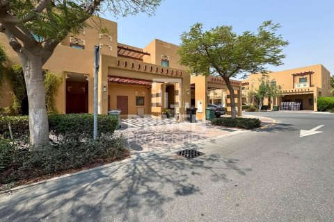 Villa in Al Furjan, Dubai 3 bedrooms, 224 sq.m. № 66653 - photo 20