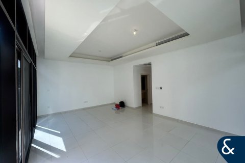 Снять в аренду виллу в DAMAC Hills (Akoya by DAMAC), Дубай: 3 спальни, 190м², № 76802 - фото 6