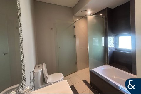 Снять в аренду виллу в DAMAC Hills (Akoya by DAMAC), Дубай: 3 спальни, 190м², № 76802 - фото 19