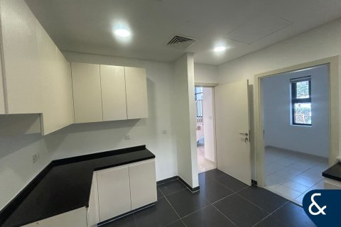 Снять в аренду виллу в DAMAC Hills (Akoya by DAMAC), Дубай: 3 спальни, 190м², № 76802 - фото 7