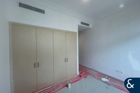 Снять в аренду виллу в DAMAC Hills (Akoya by DAMAC), Дубай: 3 спальни, 190м², № 76802 - фото 23