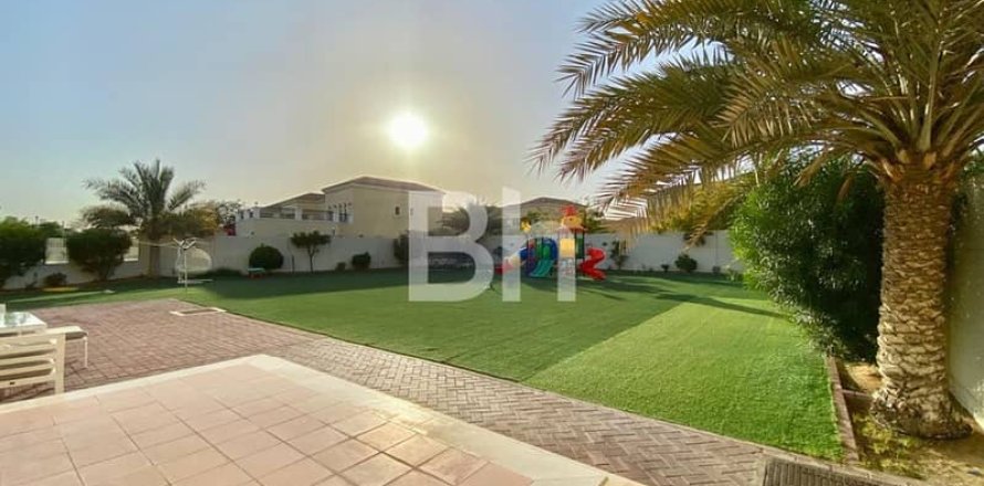 Villa in Jumeirah Park, Dubai 4 bedrooms, 1075 sq.m. № 57915