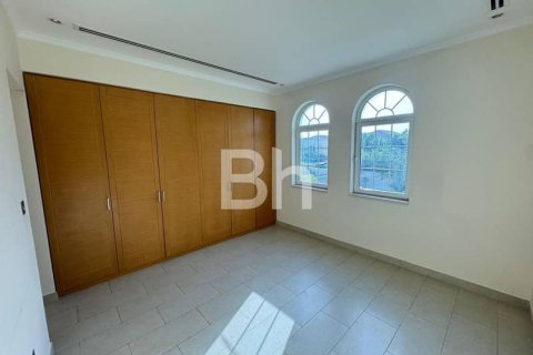 Villa in Jumeirah Park, Dubai 4 bedrooms, 1075 sq.m. № 57915 - photo 11