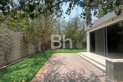 Снять в аренду виллу в Дубай Хилс Эстейт, Дубай: 4 спальни, 301м², № 57912 - фото 3