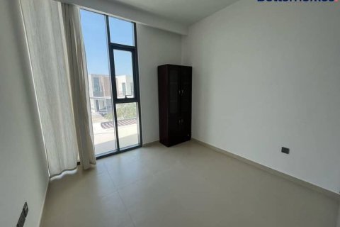 Townhouse in Arabian Ranches 3, Dubai 3 bedrooms, 180 sq.m. № 57914 - photo 11