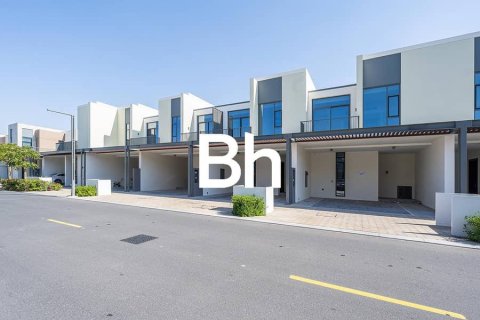 Townhouse in Arabian Ranches 3, Dubai 3 bedrooms, 180 sq.m. № 57914 - photo 2