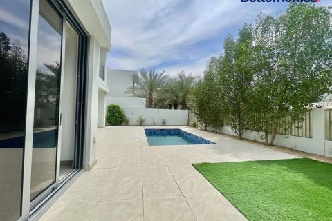 Villa in Dubai Hills Estate, Dubai 5 bedrooms, 680 sq.m. № 57916 - photo 11