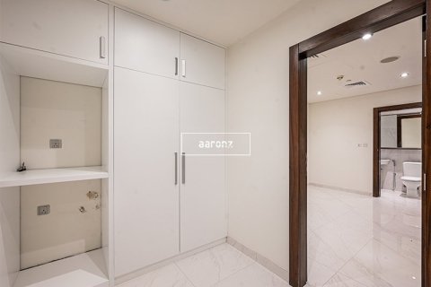 Penthouse in Dubai Marina, Dubai 4 bedrooms, 566.7 sq.m. № 11386 - photo 24