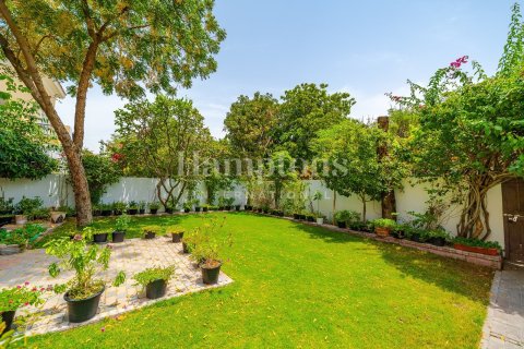 Townhouse in Arabian Ranches 2, Dubai 4 bedrooms, 350.39945801 sq.m. № 111974 - photo 7