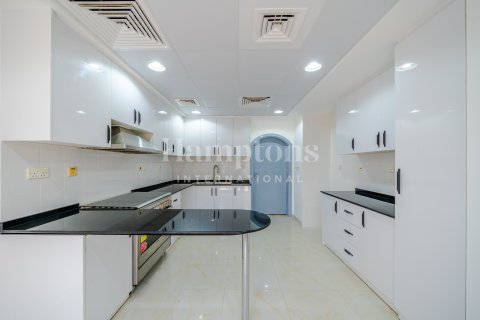 Townhouse in Arabian Ranches 2, Dubai 4 bedrooms, 350.39945801 sq.m. № 111974 - photo 8