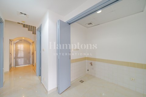 Townhouse in Arabian Ranches 2, Dubai 4 bedrooms, 350.39945801 sq.m. № 111974 - photo 11