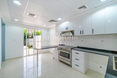 Townhouse in Arabian Ranches 2, Dubai 4 bedrooms, 350.39945801 sq.m. № 111974 - photo 3