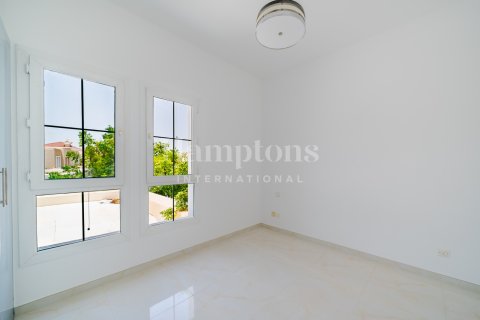 Townhouse in Arabian Ranches 2, Dubai 4 bedrooms, 350.39945801 sq.m. № 111974 - photo 15