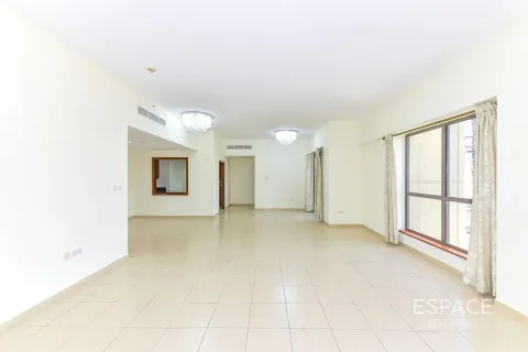 Apartment in Jumeirah Beach Residence, Dubai 4 bedrooms, 256 sq.m. № 62340 - photo 4