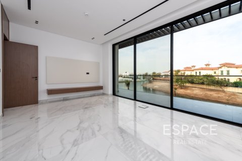 Villa in Jumeirah Park, Dubai 5 bedrooms, 632 sq.m. № 62339 - photo 11