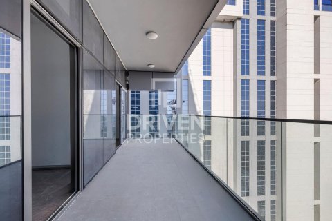 Apartment in Business Bay, Dubai 2 bedrooms, 133 sq.m. № 87364 - photo 16