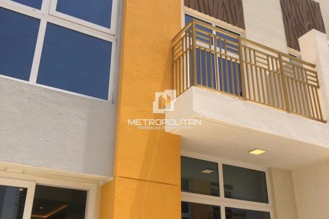 Adosado en DAMAC Hills (Akoya by DAMAC), Dubai, 3 dormitorios, 195 m², № 16075 - foto 1