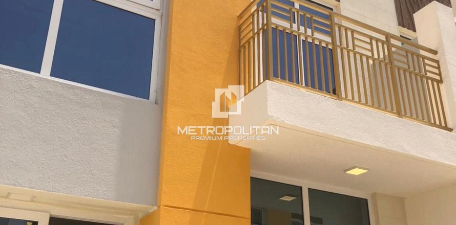Adosado en DAMAC Hills (Akoya by DAMAC), Dubai, 3 dormitorios, 195 m², № 16075