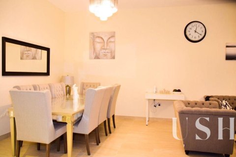 Apartment in Al Furjan, Dubai 3 bedrooms, 159 sq.m. № 39725 - photo 2
