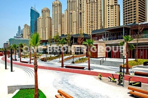 Apartment in Dubai 3 bedrooms, 177.6 sq.m. № 646 - photo 1