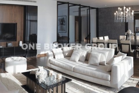 Villa en Picadilly Green, Dubai, 6 dormitorios, 762.1 m², № 648 - foto 14