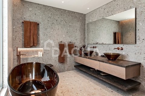 Villa in Jumeirah Islands, Dubai 5 bedrooms, 571 sq.m. № 135295 - photo 6