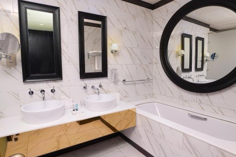 Apartamento en The Atria en Business Bay, Dubai, 2 dormitorios, 109.9 m², № 31283 - foto 3