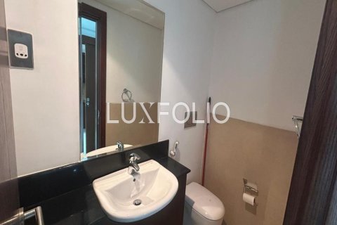 Apartment in Mohammad Bin Rashid Boulevard, Downtown Dubai (Downtown Burj Dubai), Dubai 2 bedrooms, 152 sq.m. № 45303 - photo 18